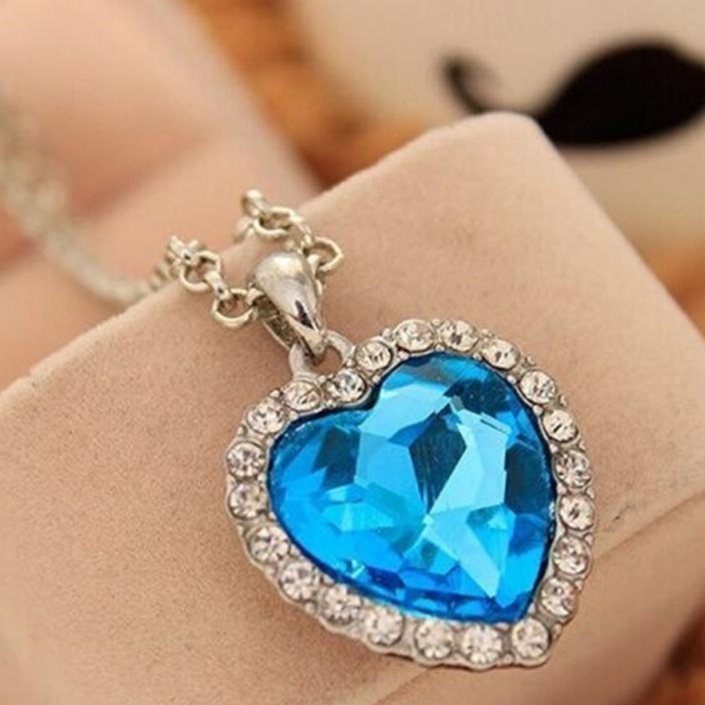 Ocean Crystal Pendant Heart Silver Chain Necklace - Picture 2 of 4